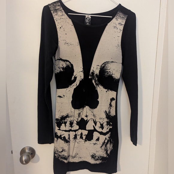 Iron Fist Loose Tooth dress - Picture 2 of 4